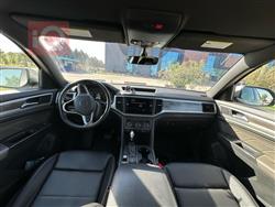 ڤۆڵکسواگن ئەتڵەس کرۆس سپۆرت